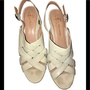 B.Makowsky Platform Heel Criss- Cross Strappy Open Front Shoe 10 1